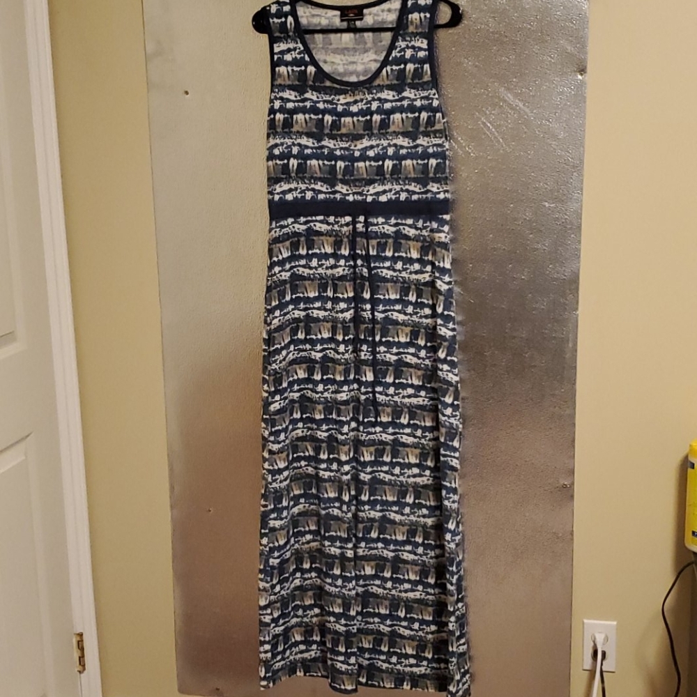 ⭐ lava navy , white n hint of brown dress